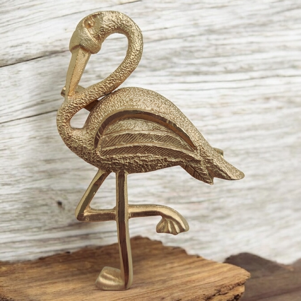 🦩 Vintage Gold Brushed Flamingo Pin/Brooch